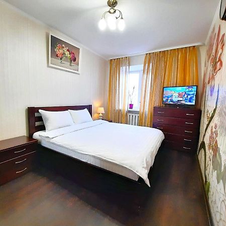 Ботанік Це 3 Кімнатна Квартира Подобово У Центрі Полтави Мережа Alex Apartments Безконтактне Заселення 24-7 Документи Для Відряджень 폴타바 외부 사진