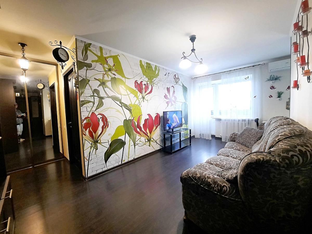 Ботанік Це 3 Кімнатна Квартира Подобово У Центрі Полтави Мережа Alex Apartments Безконтактне Заселення 24-7 Документи Для Відряджень 폴타바 외부 사진
